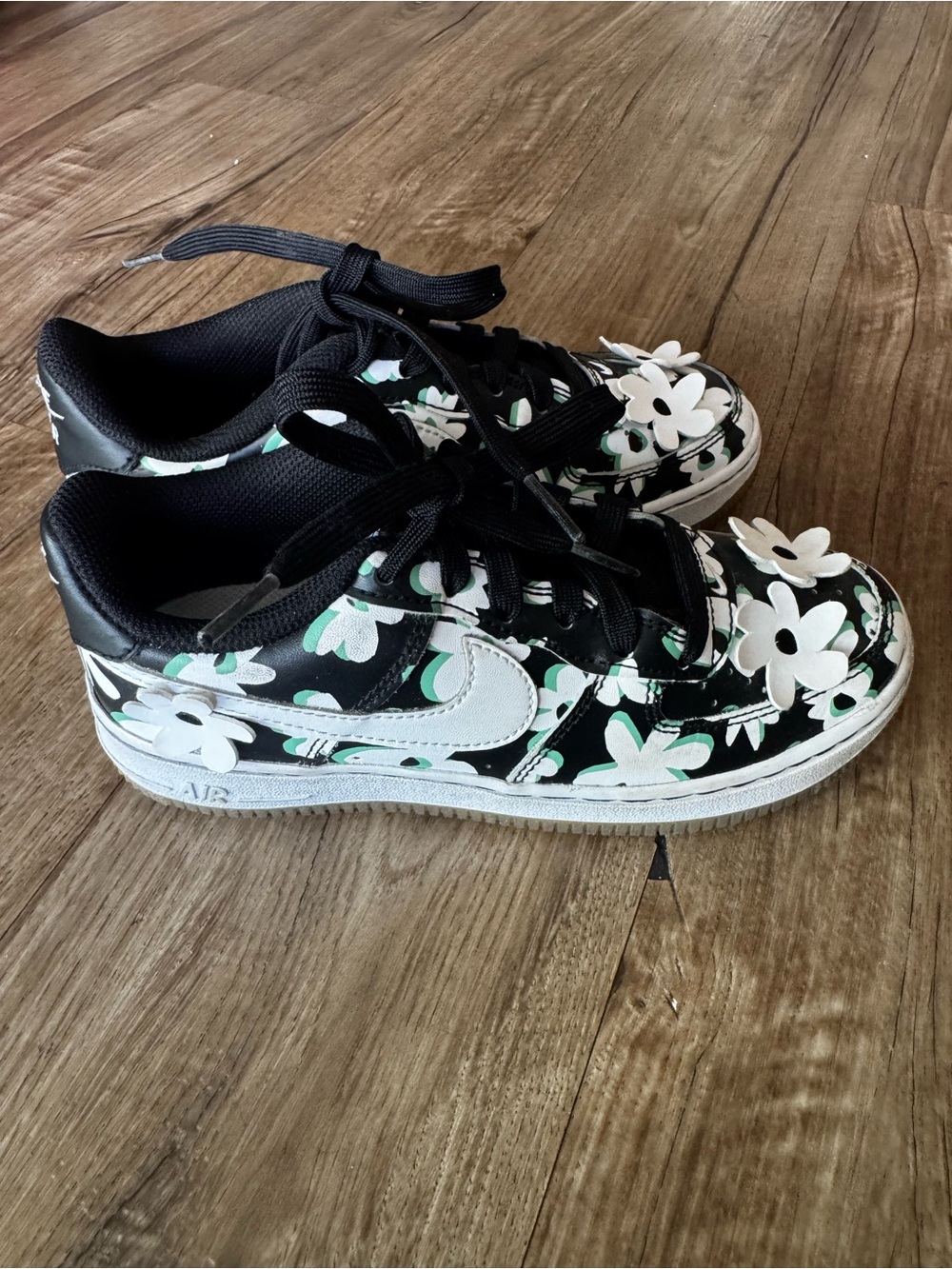 Girls Nike Air Force 1 Low EasyOn Floral Black and White Sneakers Sz 3
